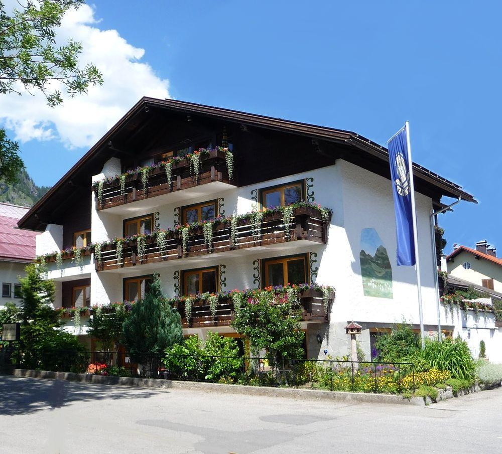 Hotel Restaurant Amadeus - Inclusive Skipass Und Vieles Mehr Bad Hindelang Kültér fotó